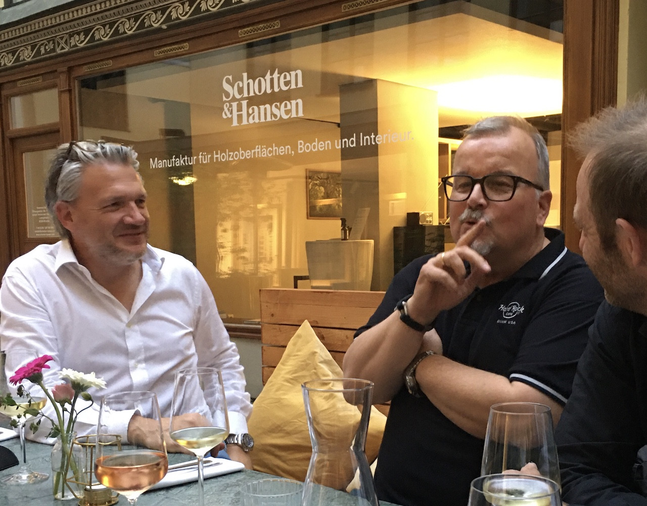 Florian Spitta, Inhaber des Ludwig 8 mit Architekt Sven Pott