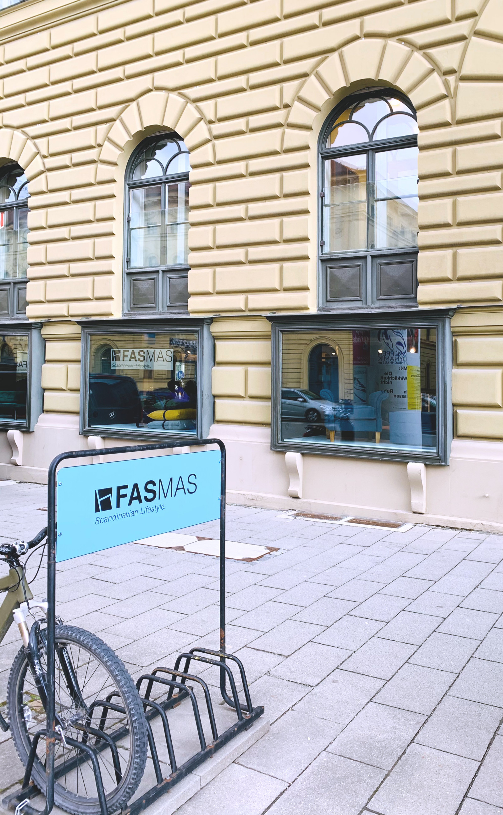 Die Schaufenster im Ludwigpalais an der Ludwigstraße<br>Alle Fotos bis auf das von Carsten Brügmann: © FASMAS Scandinavian Lifestyle