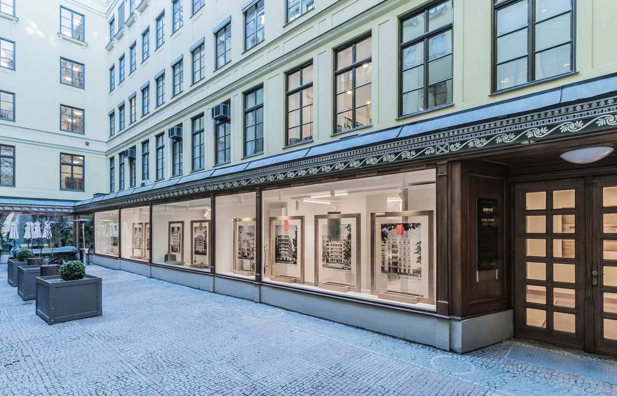 Eingang zur Sales Lounge vom Innenhof - © architekturfotografik boris storz