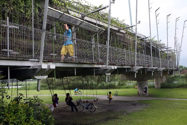 Jin-Mei, parasitärer Fußgängerweg über den Yilan Fluss. Foto: © Fieldoffice Architects und Sheng-Yuan Huang