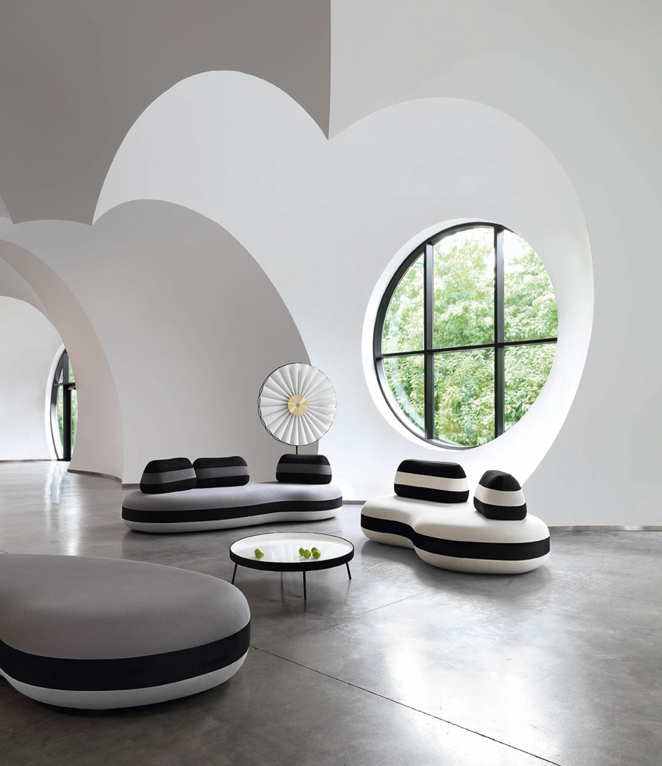 <em>Sofa BOMBOM NOIR - Foto: Michel Gibert</em>